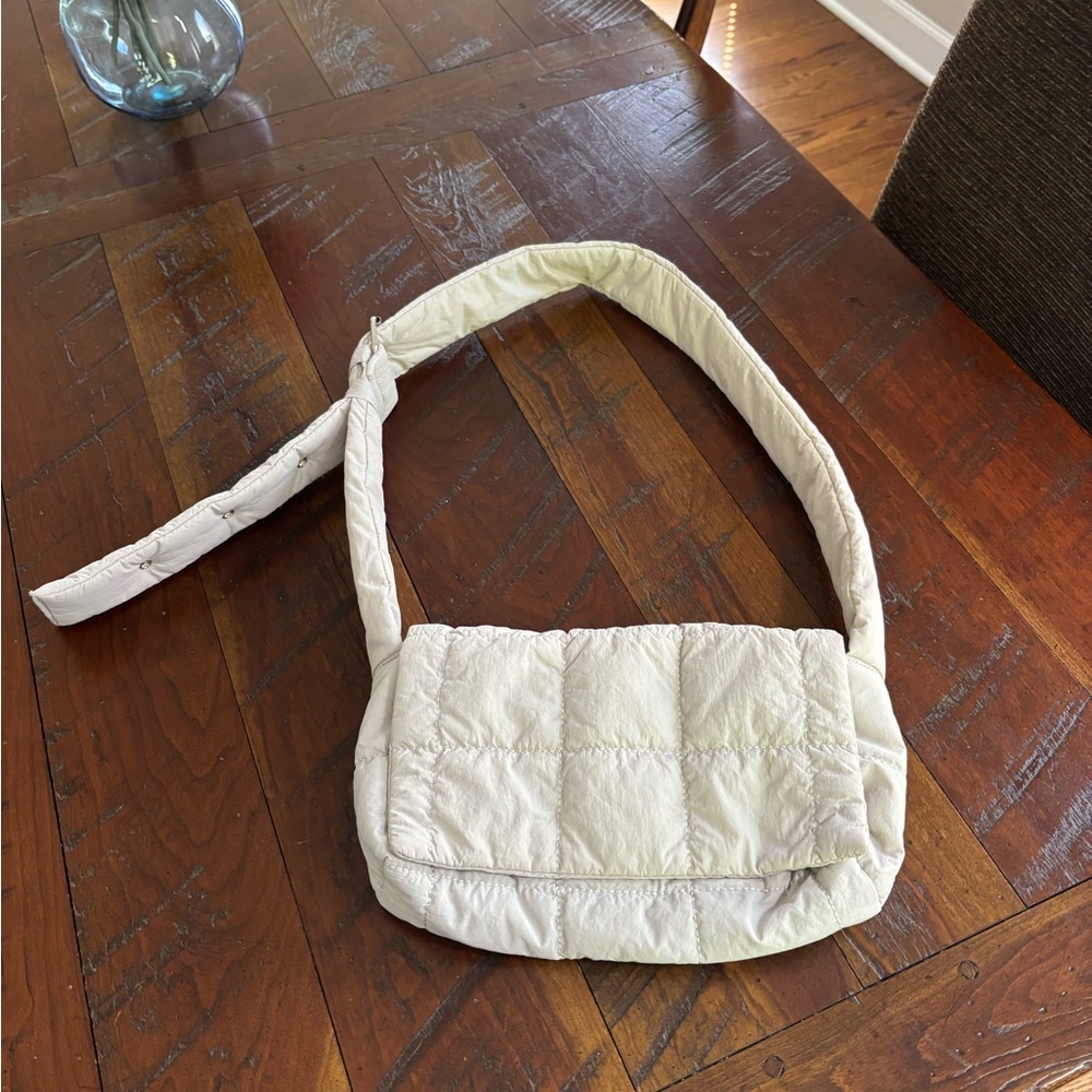 Elegant Cream Quilted Shoulder Bag